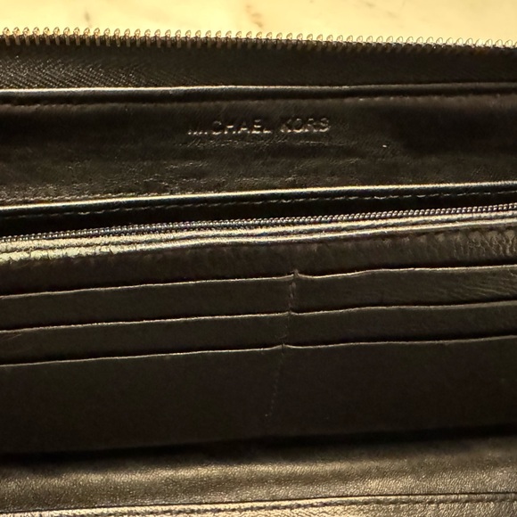 Michael Kors Quilted Black Leather Zip-around Long Wallet Wristlet - Picture 6 of 12